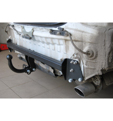 Фаркоп Bosal 3056-A Toyota Camry седан 2006-2011