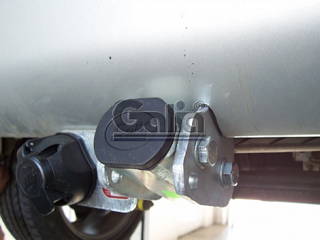 Фаркоп оцинкованный Galia T053A для Toyota Corolla Verso 2004-2009