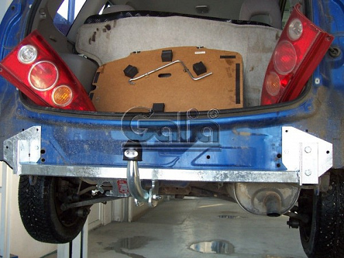 Фаркоп оцинкованный Galia M020A для Mazda Premacy 1999-2004