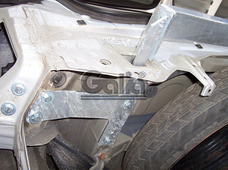 Фаркоп оцинкованный Galia T053A для Toyota Corolla Verso 2004-2009