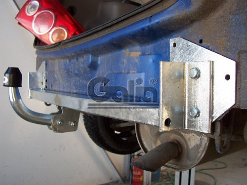 Фаркоп оцинкованный Galia M020A для Mazda Premacy 1999-2004
