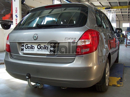 Фаркоп оцинкованный Galia S082A для Skoda Fabia седан/универсал 2000-2014